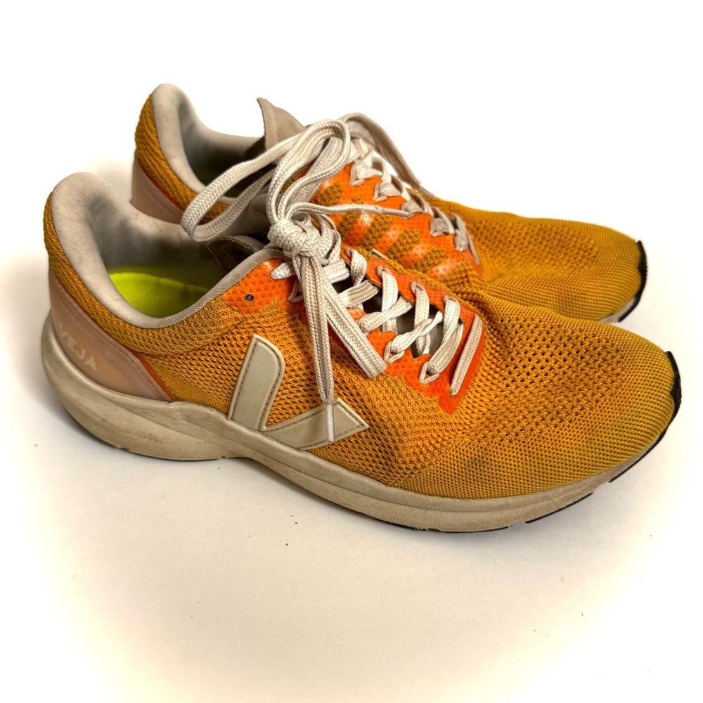 Men’s VEJA Marlin V-Knit running shoes in Ouro Pierre/ 9.5